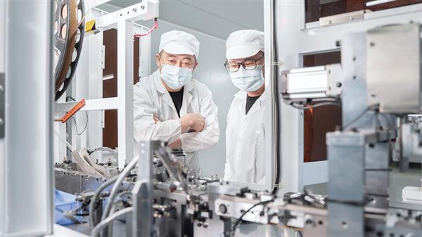 OPPO IoT高管親臨工廠把關首款智能牙刷 傾力打造高潔凈、智能化的出眾產品